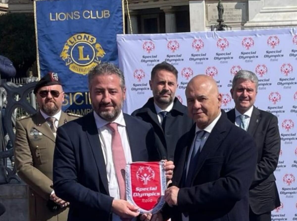Special Olympics, passaggio della fiaccola a Palermo: Scuvera, "darò sempre il mio contributo" -