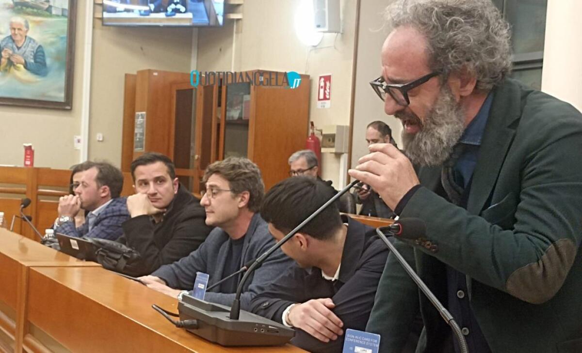 Bilancio, sanità e Fua, prosegue dialogo tra i capigruppo di maggioranza: domani cabina su progetti - Consiglieri di maggioranza in aula consiliare