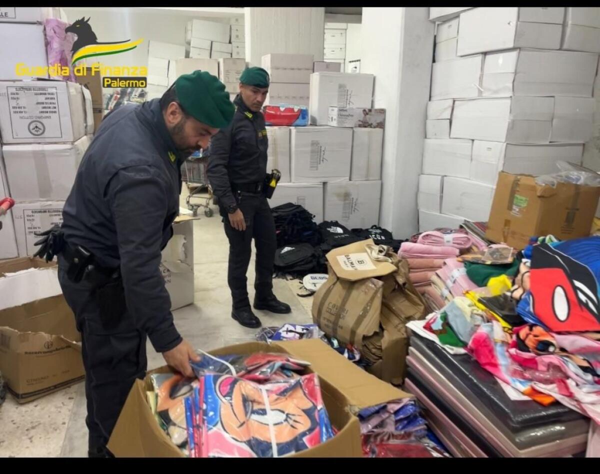 Palermo, pubblicizzavano abbigliamento e accessori contraffatti sui social e poi li vendevano nei negozi. Tre denunciati -