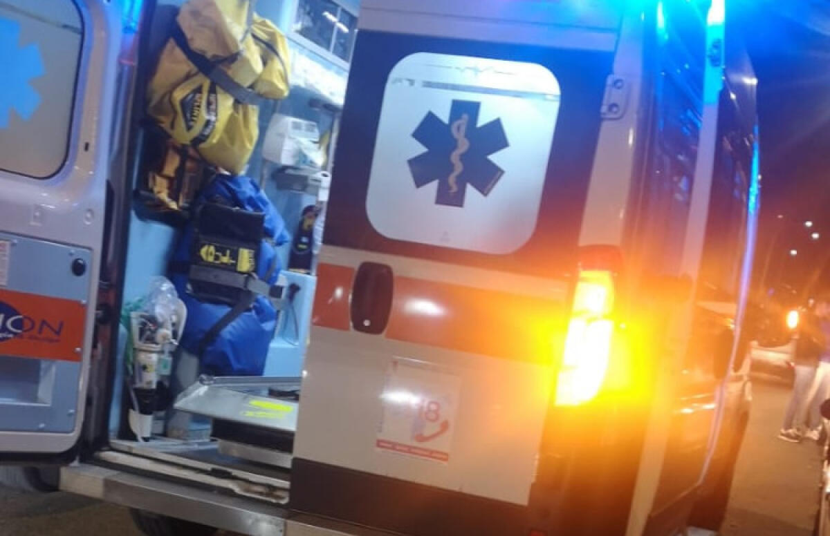Incidente in via Minardi, coinvolti auto e monopattino: 13enne ferito dimesso dall'ospedale -