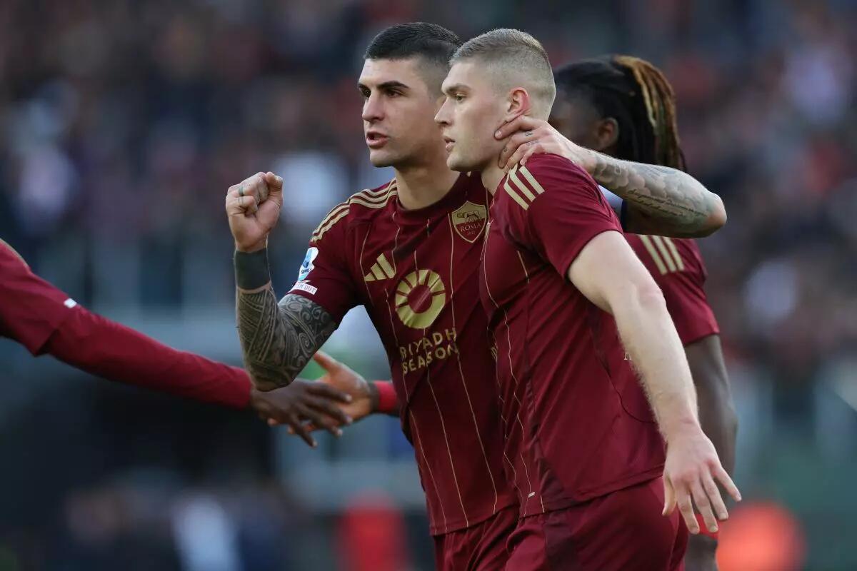 La Roma fa 13, Cagliari piegato 1-0 con rete di Dovbyk - 