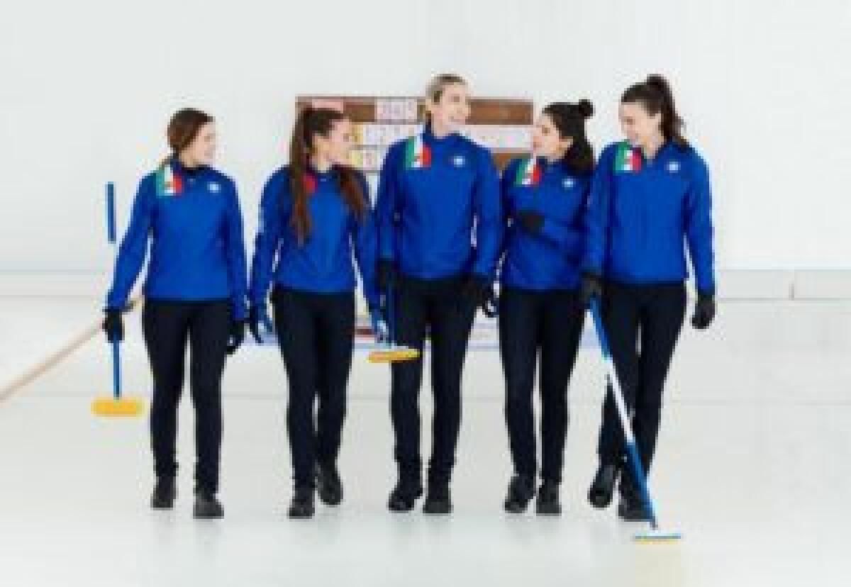 Milano-Cortina, Airbnb lancia un’esperienza con le Azzurre del curling - 