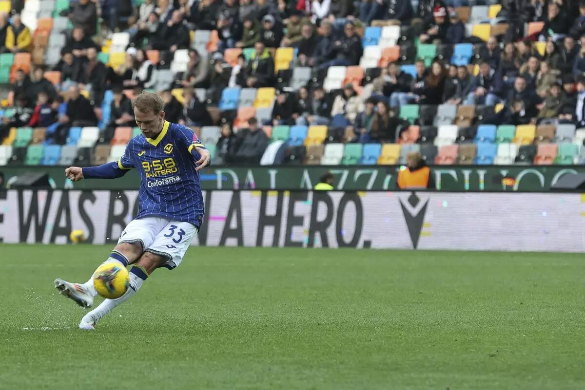Il Verona vince a Udine, decide una punizione di Duda - 