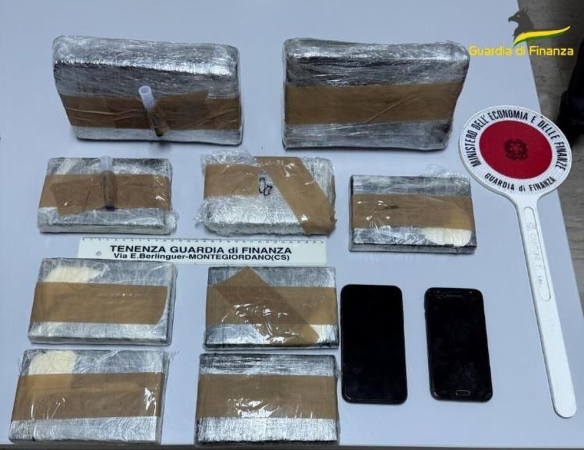 Sequestrati 4,5 kg di droga, arrestato corriere calabrese - 