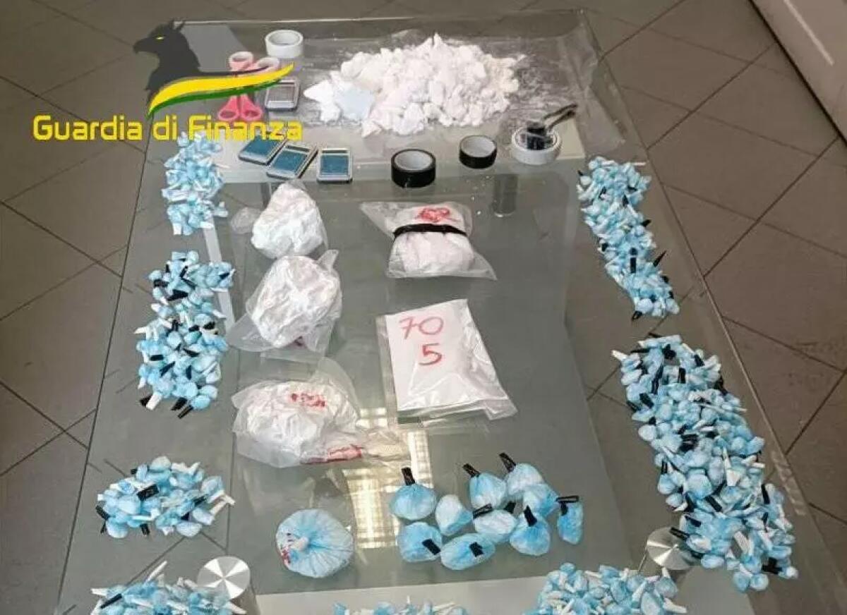 Palermo, scoperta centrale domestica di crack alla Noce - 