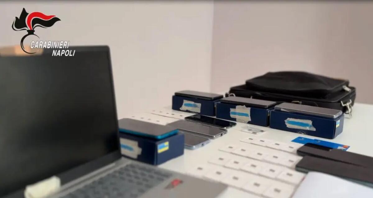 Scoperta a Napoli una centrale operativa per le truffe online - 