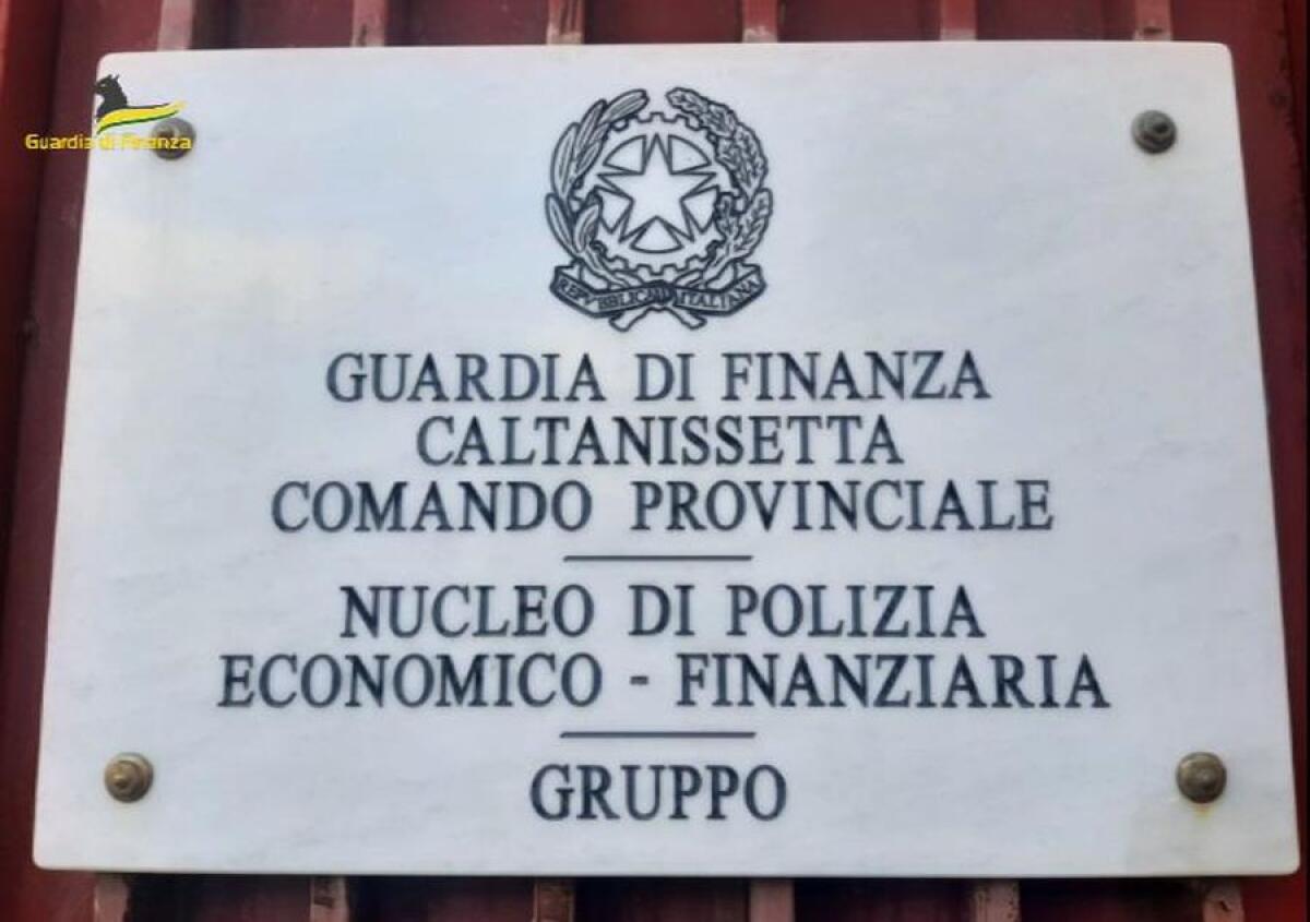Caltanissetta, truffa su fondi transizione digitale. Bloccati 300 mila euro - 