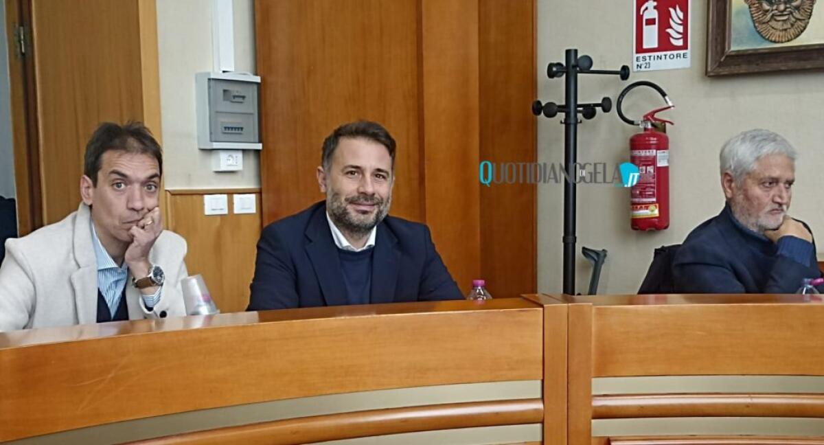 Giunta, per il successore di Altamore "ragionamenti in maggioranza": vicesindacatura e tanti equilibri - Di Paola insieme ai dem Di Cristina e Arancio