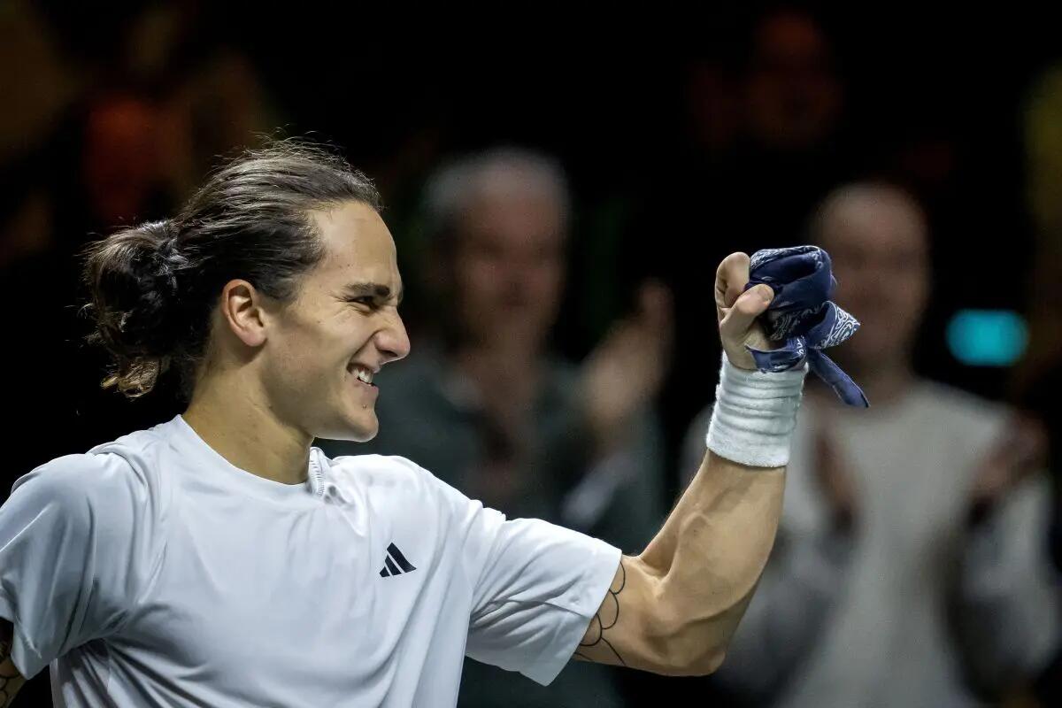 Bellucci batte Tsitsipas e vola in semifinale a Rotterdam -