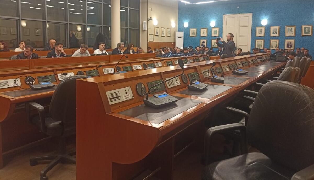 Approvati i fondi per lo stadio "Presti", maggioranza dice sì: assente l'opposizione - 