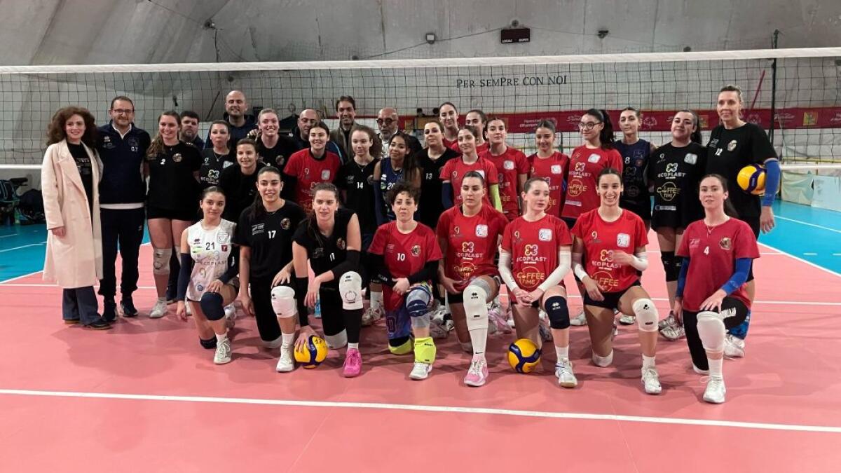 "La meraviglia di essere...Donne", il volley gelese le celebra -