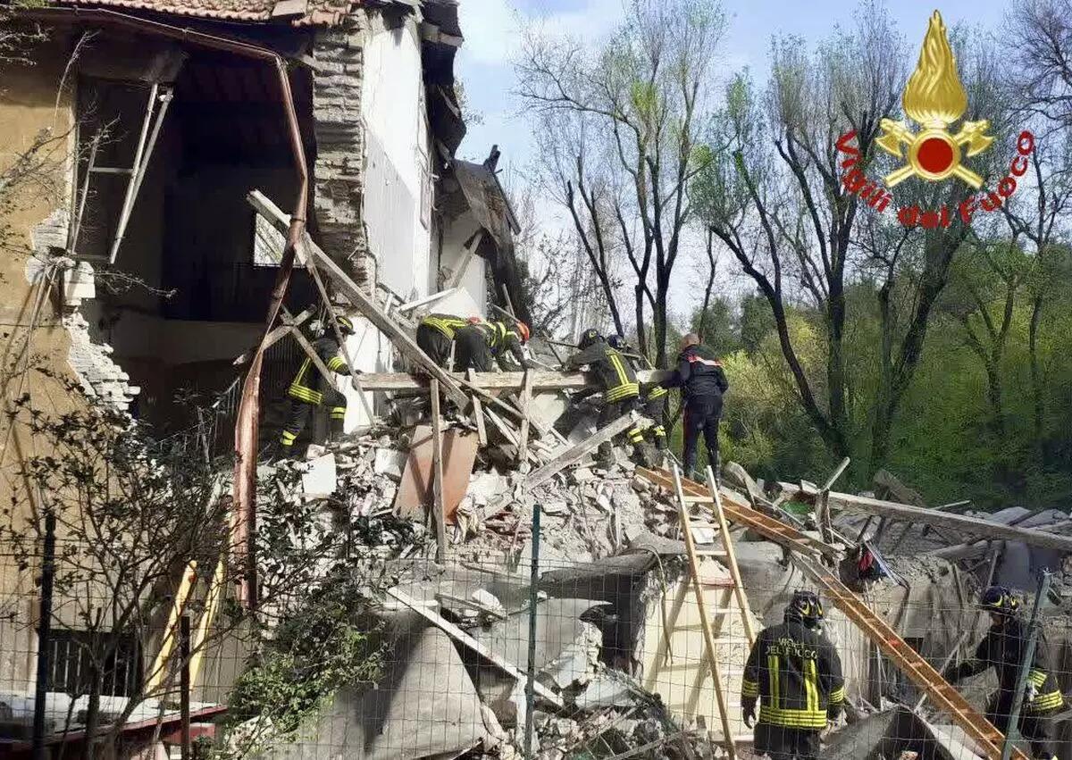 Crolla una palazzina a Monteverde a Roma, tratto in salvo un uomo -