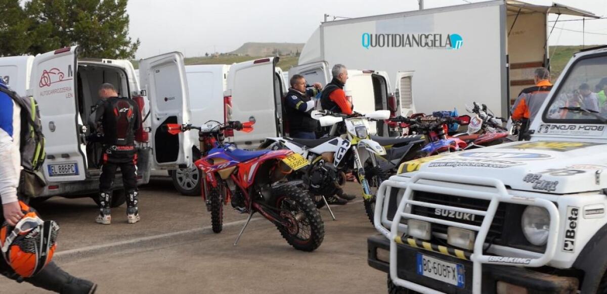 Enduro e muscle cars, al kartodromo appassionati da tutta la Sicilia -
