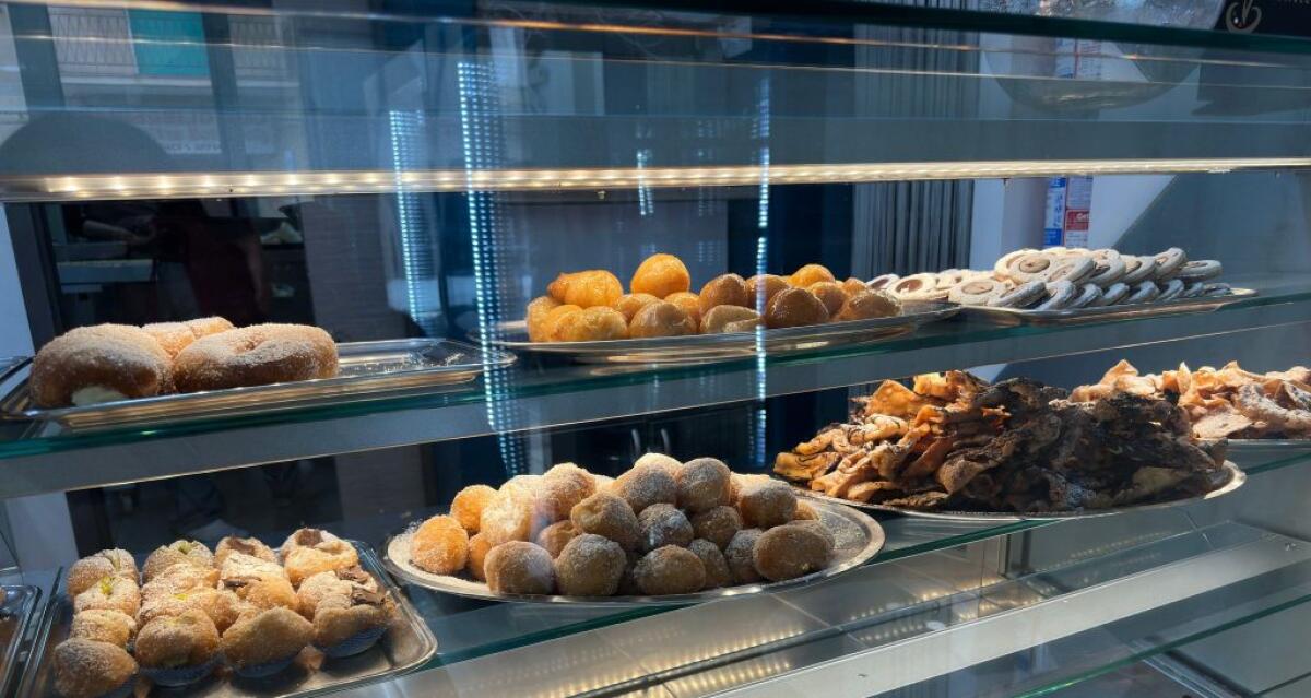 Chiacchiere o  frittelle? A Carnevale è questo il dilemma! - 