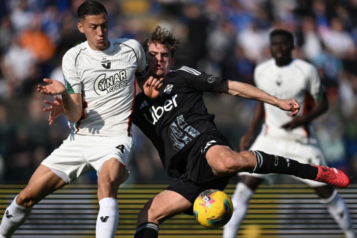 Il Venezia beffa il Como nel recupero, finisce 1-1 al Sinigaglia - 