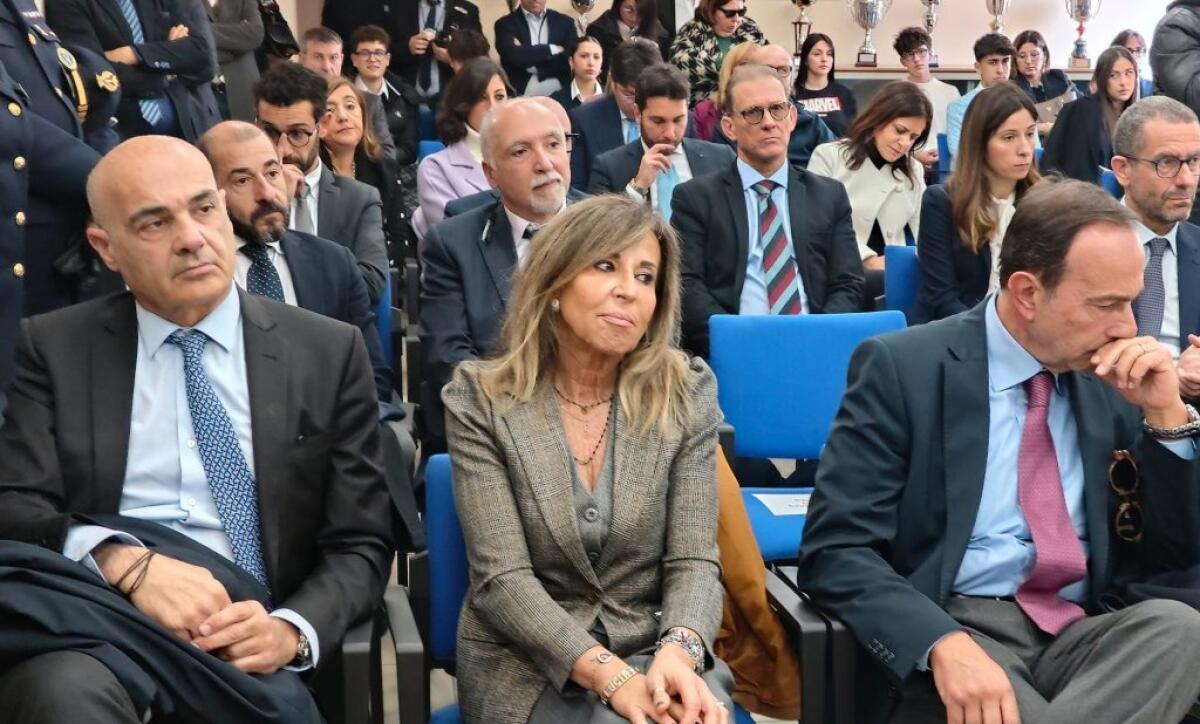 "Siamo vicini al pg Musti", Riggio: "Sono vili tentativi di intimidazione" - Il presidente Riggio e i procuratori Musti e De Luca