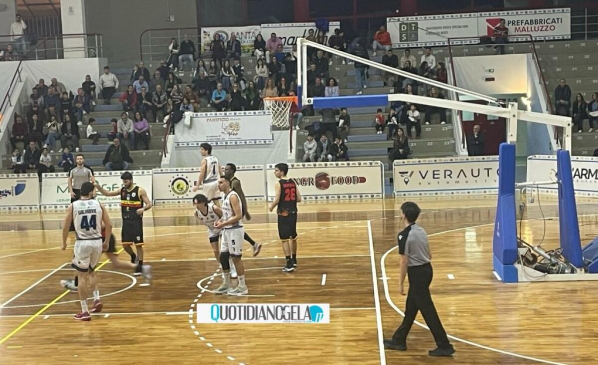 Gela Basket...sono sette: batte anche il Cus Palermo, preoccupazione per l'infortunio di Caiola -