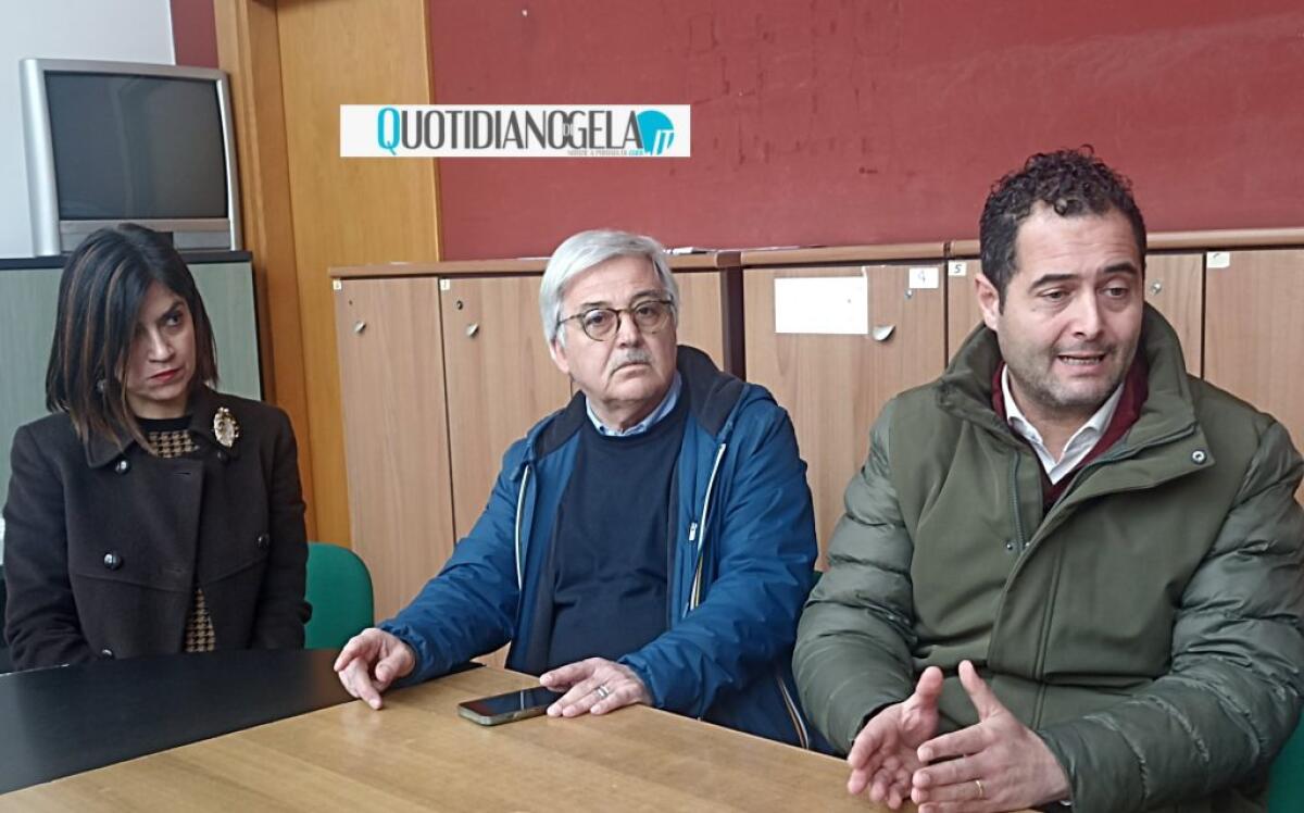 "Nuovo assessore entro venerdì prossimo", Di Stefano: "E' vero Altamore non sapeva, accordi stretti prima" - Di Stefano insieme all'ex assessore Altamore e al consigliere del Pd Moscato