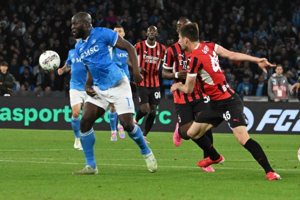 Il Napoli piega il Milan 2-1 e resta a -3 dall’Inter - 