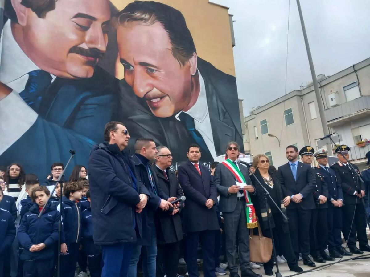 Realizzato murale di Falcone e Borsellino vicino al covo di Messina Denaro - 
