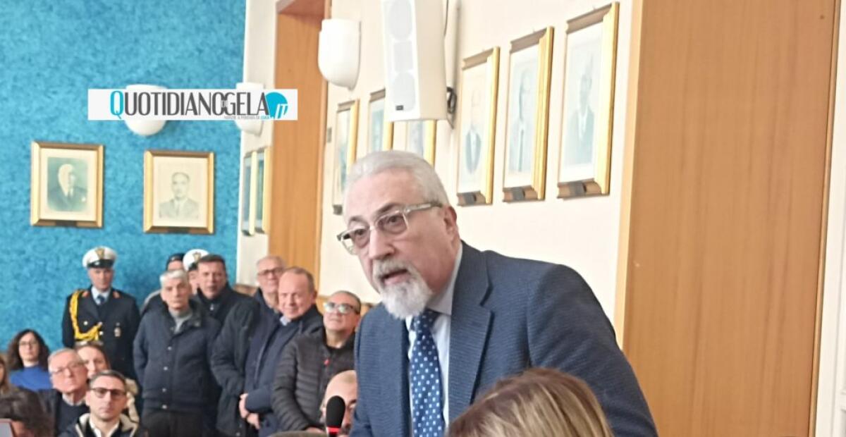 Asp lascia l'aula, Fiorella va via: "Questo è il rispetto che hanno per la città" - 