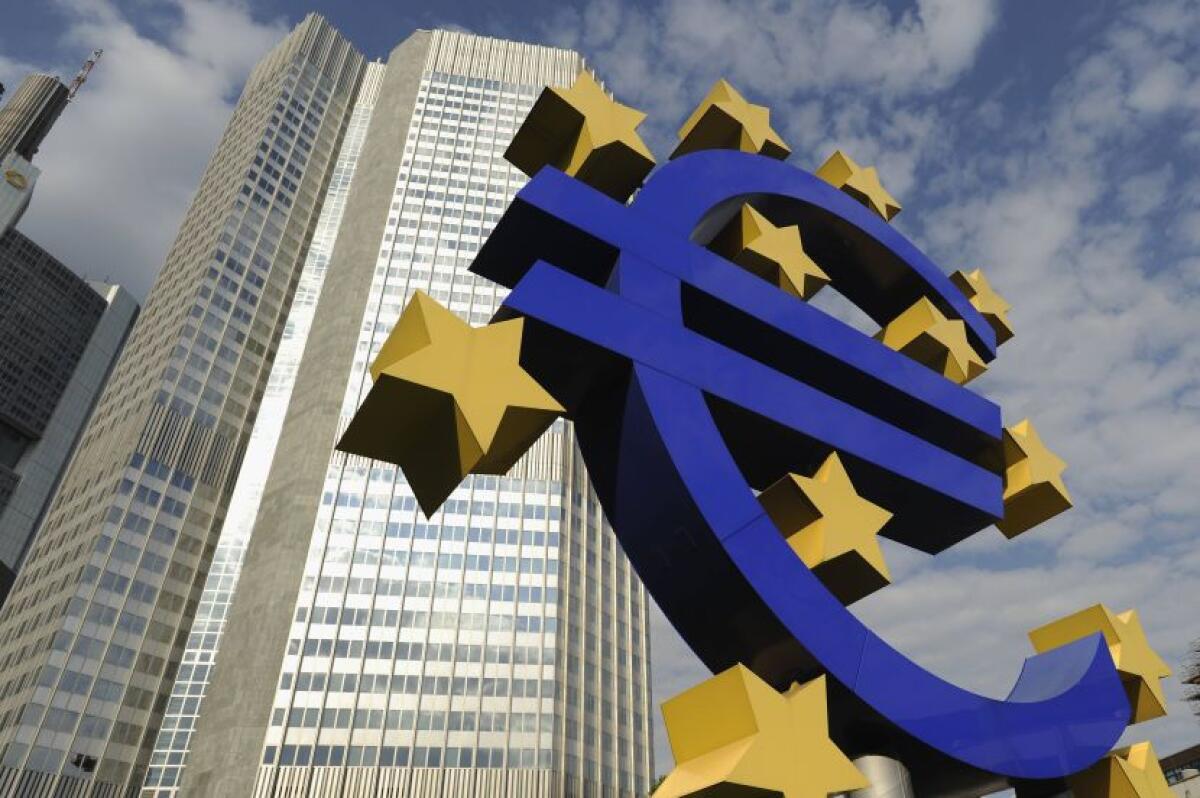 La Bce taglia i tassi di 25 punti ma stime inflazione al rialzo -