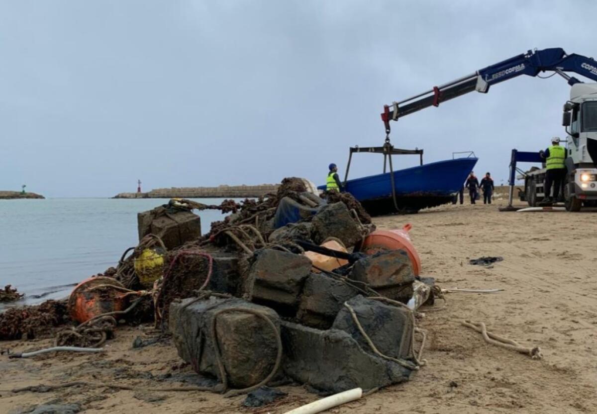 Strutture per l'ormeggio abusive, rimosse dalla capitaneria: via anche le imbarcazioni - 