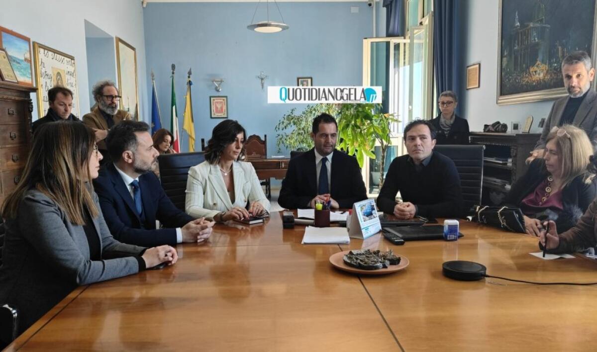 Consigliere supplente e l'eventuale assessore in più, le scelte dell'Ars posso incidere in municipio - Di Stefano insieme ad assessori e consiglieri di maggioranza