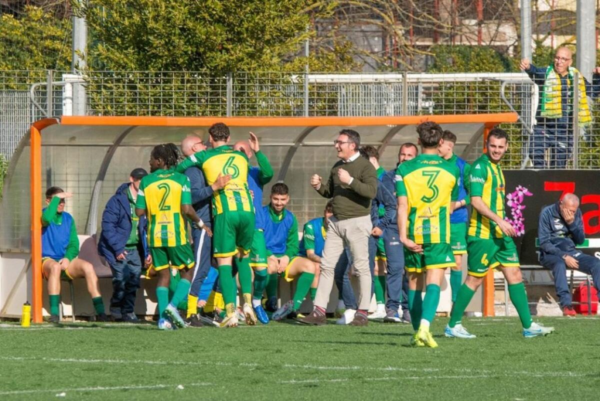Niscemi schiaccisassi verso l'Eccellenza, domenica Coppa Italia sull'erba del "Pontelongo" -