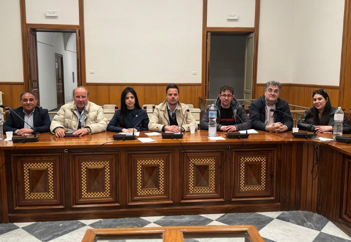 "Il sindaco Faraci ha perso credibilità", opposizione: "E' ora di ritornare al voto" -