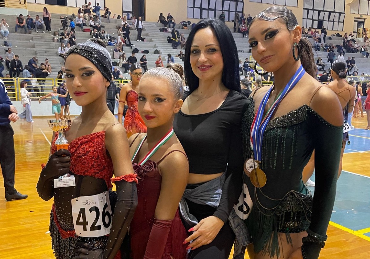 Campionati regionali, la scuola di ballo "Batucada" torna a Gela con due trofei -