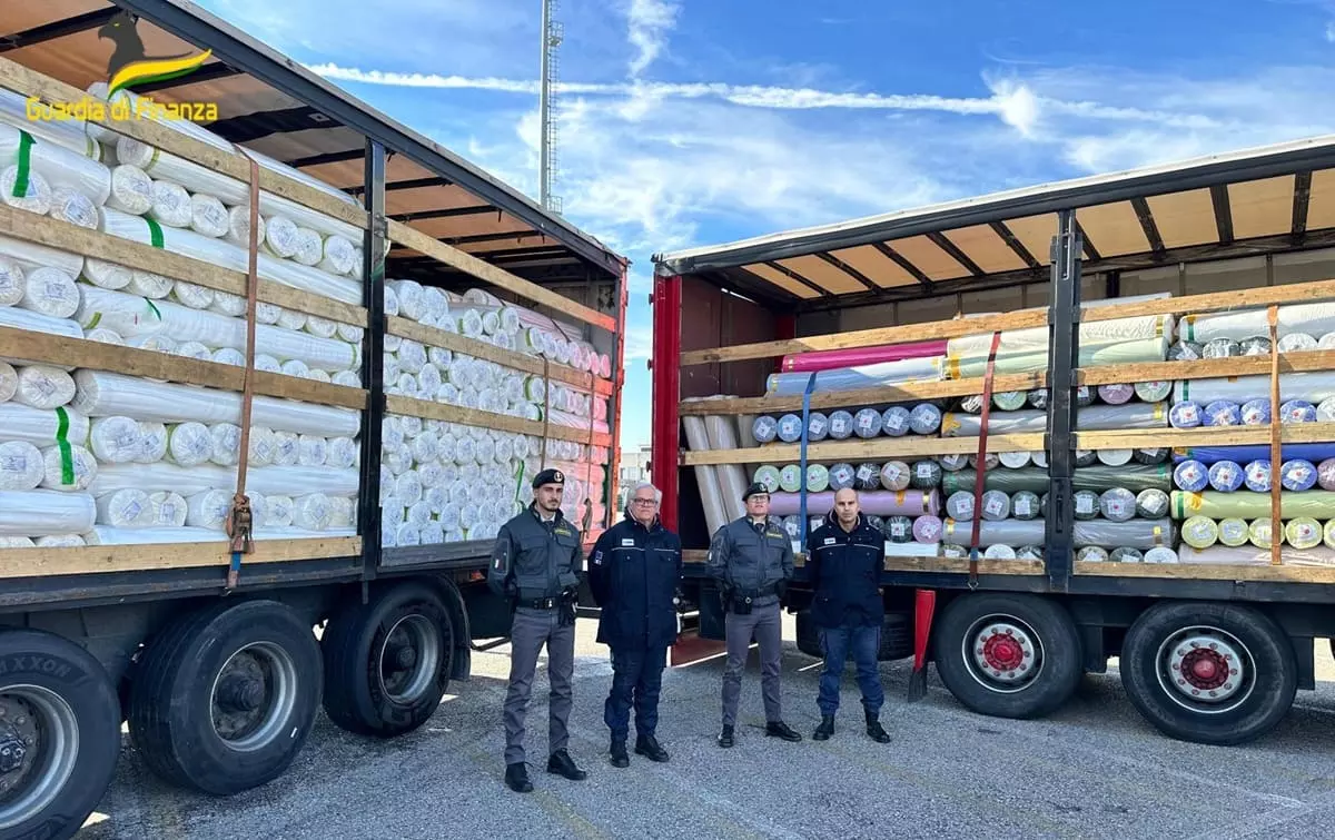 Sequestrate al porto di Venezia 900.000 dosi di medicinali illeciti - 