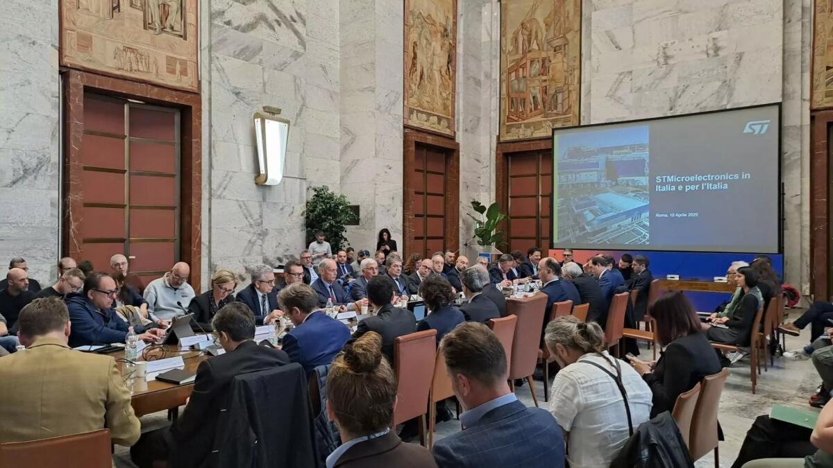 Stm presenta piano industriale, Urso “Ora i tavoli tecnici” -