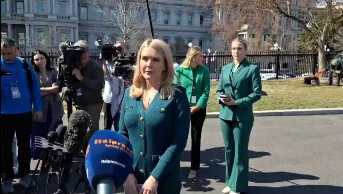 Ucraina, Leavitt “Trump frustrato con Putin e Zelensky” - 