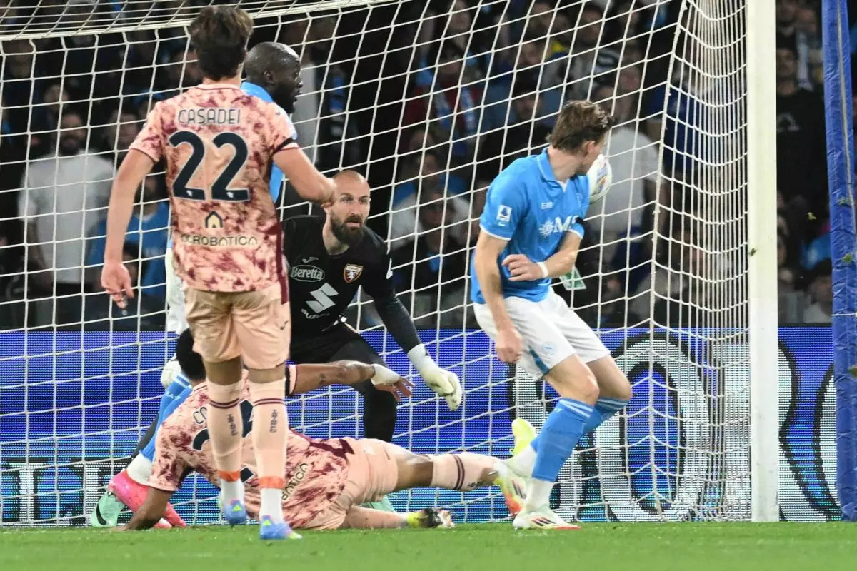 McTominay affonda il Torino, il Napoli è da solo in vetta - 