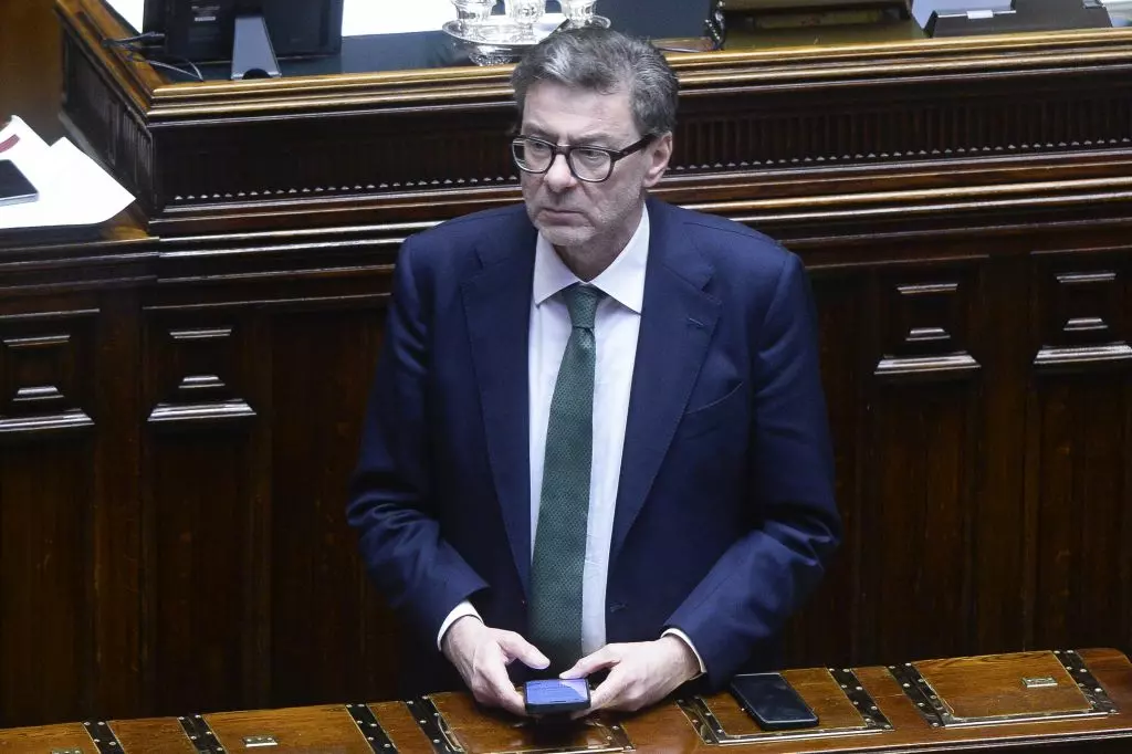 Giorgetti “Approvato documento finanza pubblica diverso dal passato” - 
