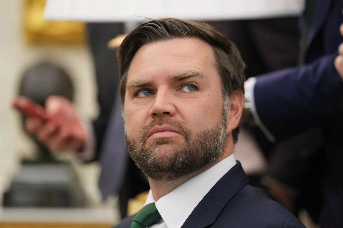 Vance in missione in Italia, incontrerà Meloni e cardinale Parolin - 