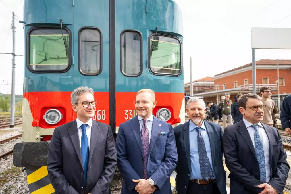 Treni, a Fabriano due automotrici storiche rigenerate in chiave green -