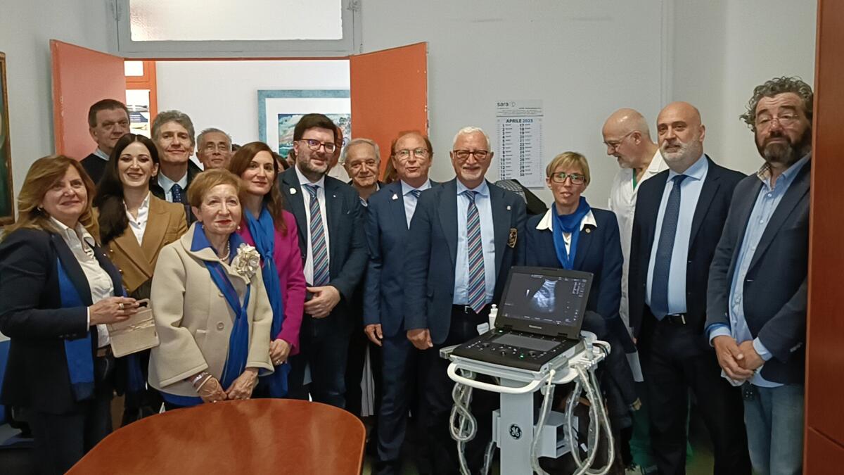 Siracusa, Rotary dona ecografo portatile a reparto Nefrologia e Dialisi dell’Ospedale Umberto I -
