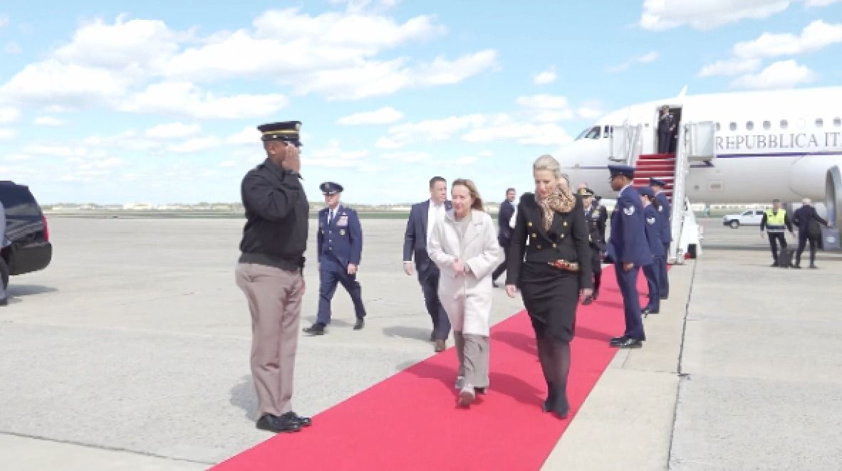 Meloni atterrata negli Stati Uniti per l’incontro con Trump -