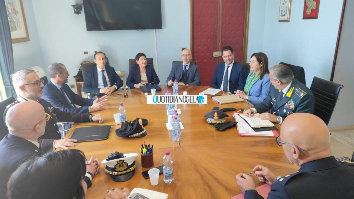 "Reati in calo, c'è una sacca di criminalità comune", comitato in municipio: "Massimo impegno" -