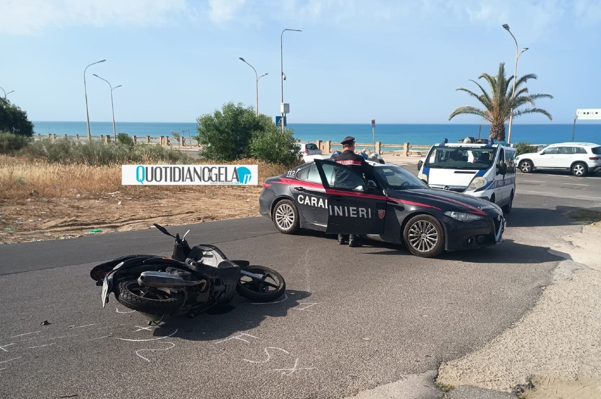 Impatto sul lungomare, auto e scooter coinvolti in un incidente 