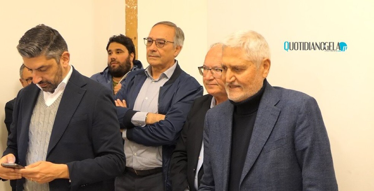 Nubi della crisi si diradano, dem compatti: confermato sostegno a Di Stefano e al "modello Gela"