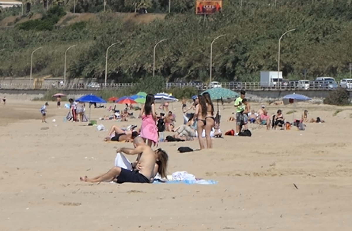 Estate gelese al via, da giorni spiagge affollate da giovani e famiglie -