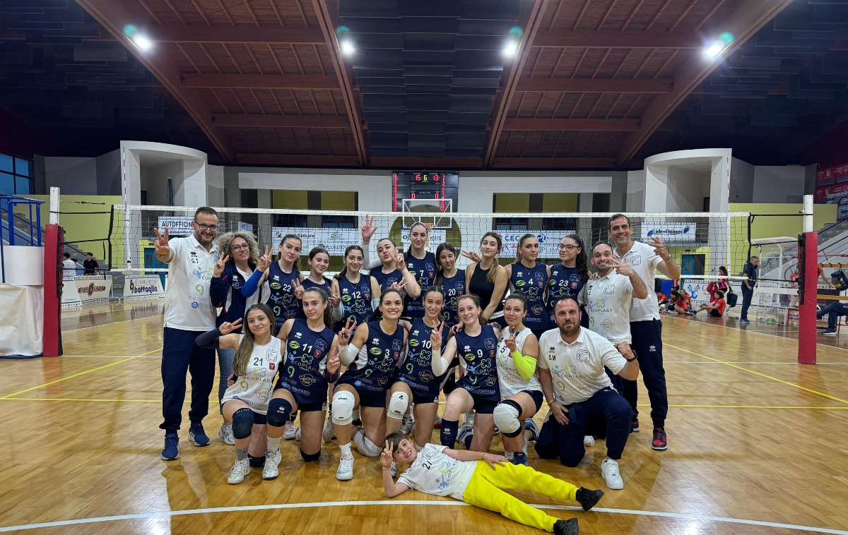 Volley Gela soffre e vince, 3-2 contro Siracusa e salvezza a un passo - 