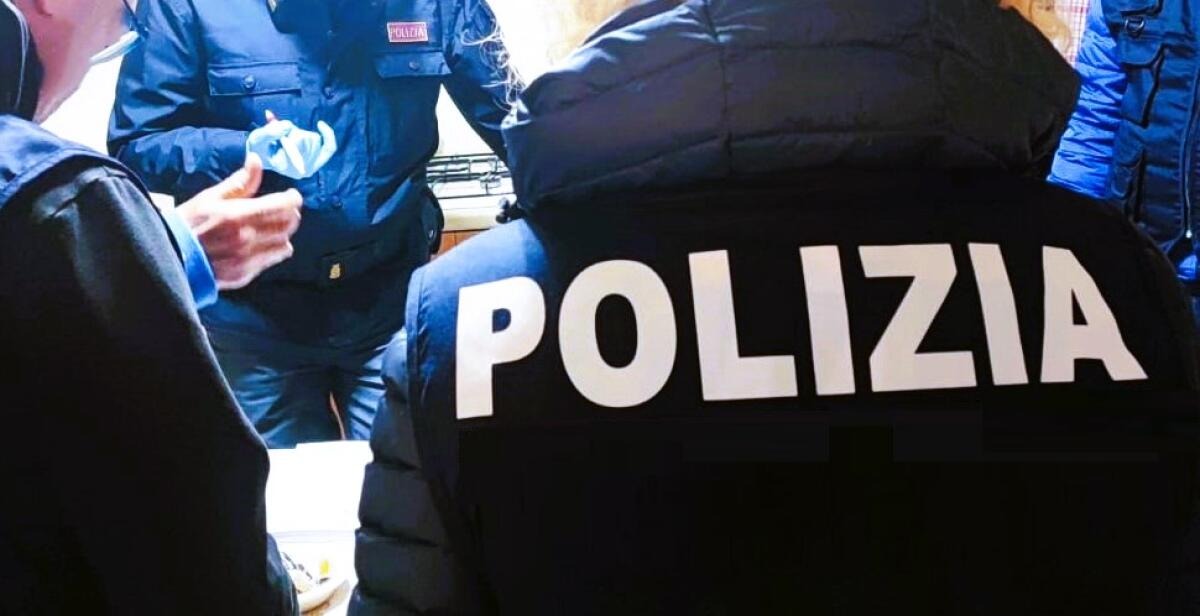Marijuana, hashish, armi e un suv rubato, arrestato un ventenne