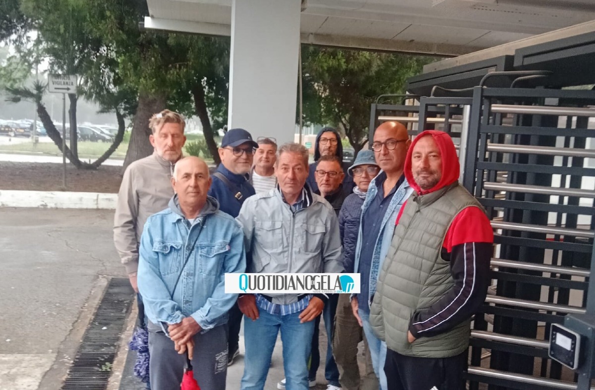 Irmes, lavoratori continuano la protesta: a loro sostegno anche la chiesa - 