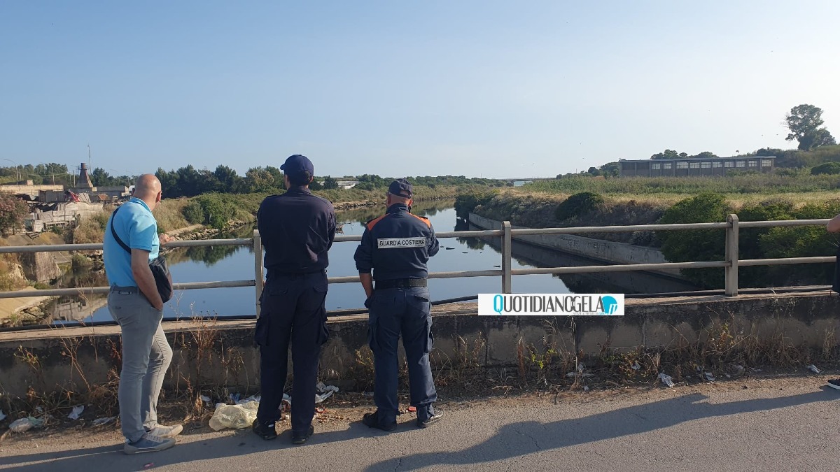 Fiume Gela ancora nero, sopralluogo capitaneria insieme al senatore Lorefice 