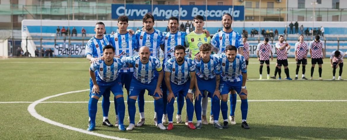 Gela, procede a gonfie vele la prevendita in vista di domenica - Foto di Davide Gerbino