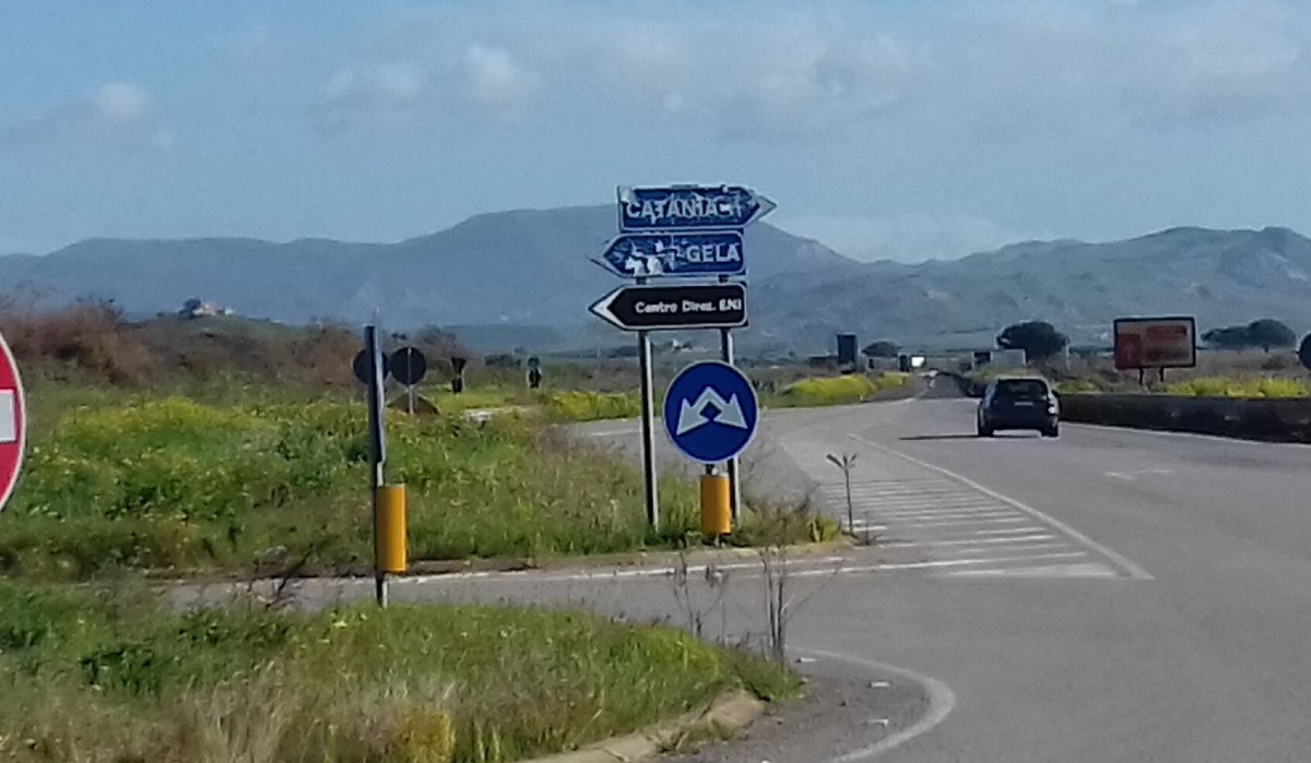 Piazzole di sosta trasformate in discariche, dem: "Si provveda alla rimozione dei rifiuti" - 